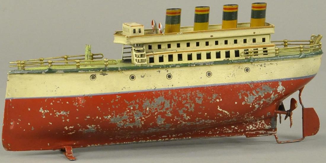 FLEISHMANN FOUR STACK OCEANLINER (1 of 3)