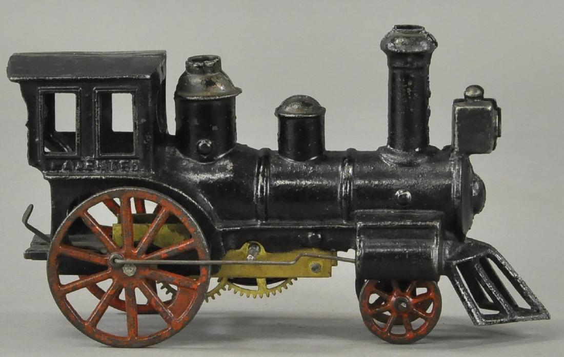 EARLY CLOCKWORK CARPENTER FLOOR LOCOMOTIVE (1 of 4)