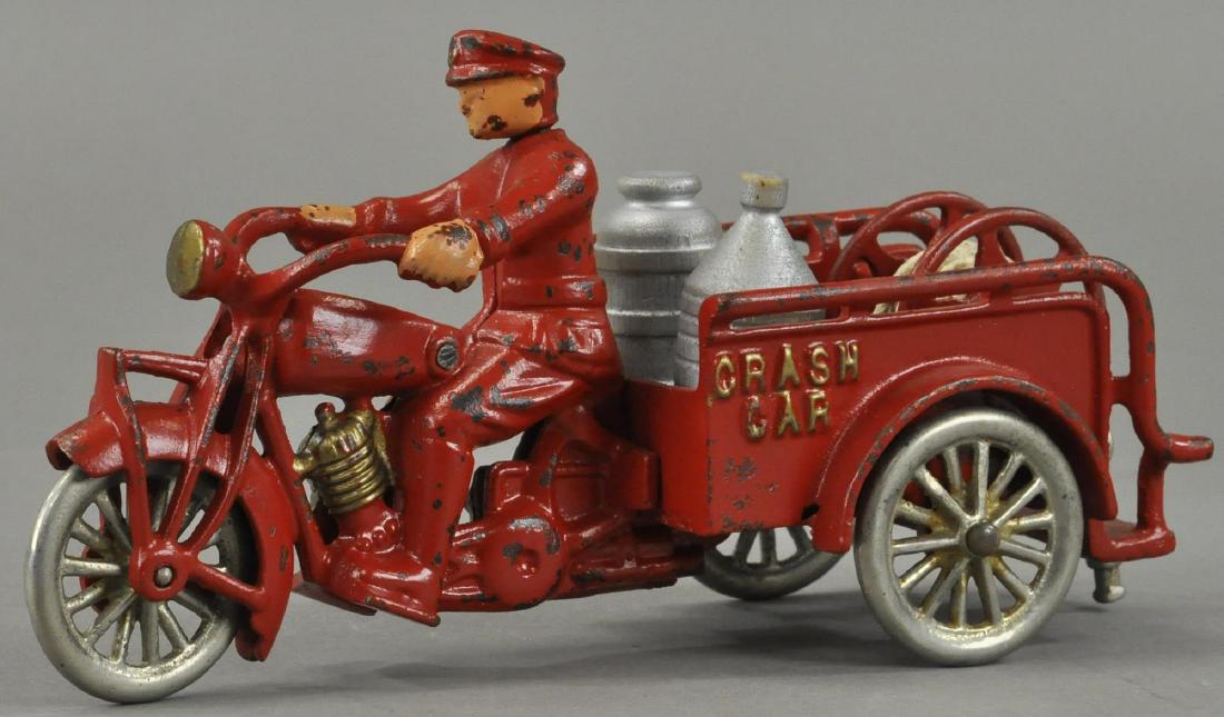 HUBLEY SWIVEL HEAD CRASH CAR (1 of 3)