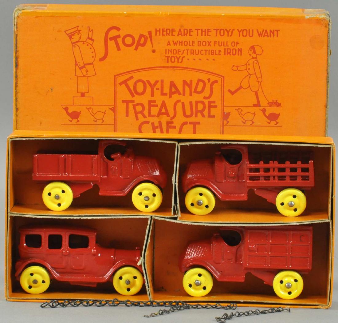 BOXED DENT TOY-LANDS TREASURE CHEST VEHICLE SET (1 of 3)