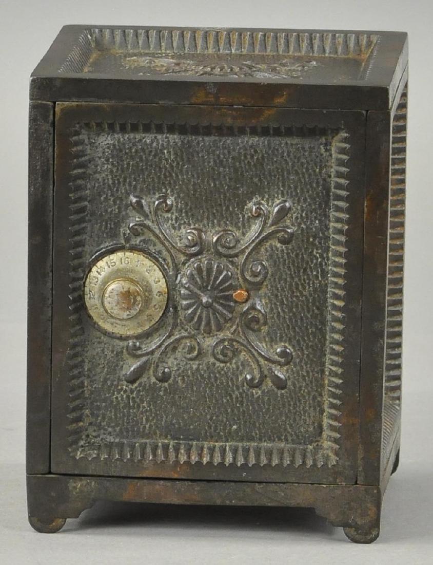 MEDALLION SAFE STILL BANK (1 of 4)