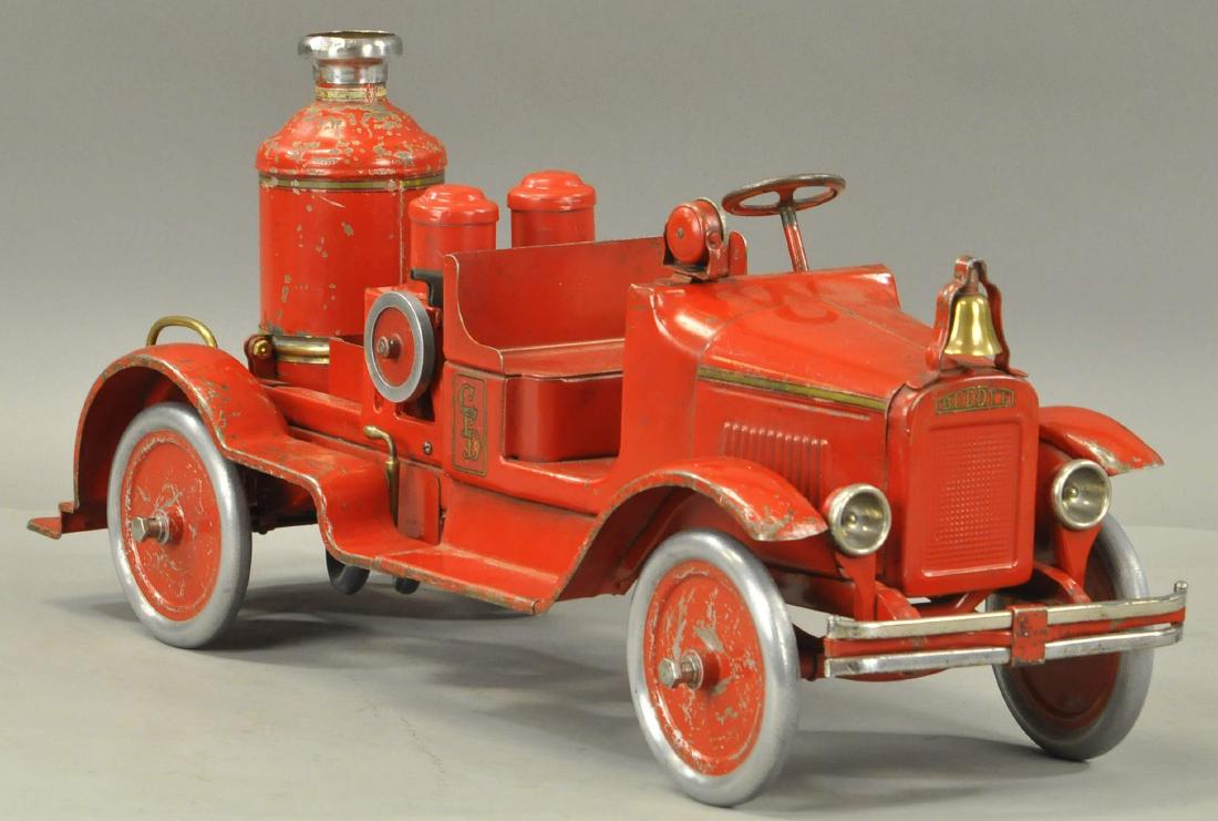 BUDDY L FIRE PUMPER TRUCK (1 of 4)