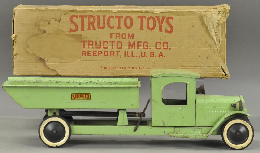 BOXED STRUCTO DUMP TRUCK: 717. BOXED STRUCTO DUMP TRUCK | 23" l.