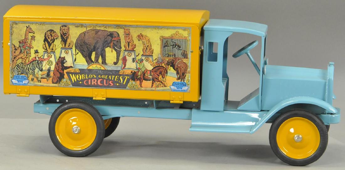 NEW ERA PACKARD CIRCUS TRUCK (1 of 4)