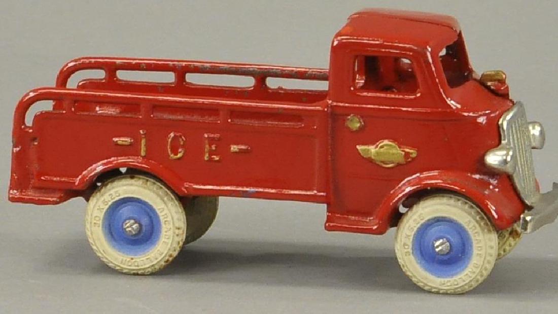 ARCADE INTERNATIONAL ICE TRUCK (1 of 4)