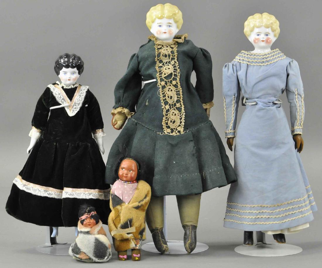 LOT OF FIVE MISCELLANEOUS DOLLS (1 of 7)