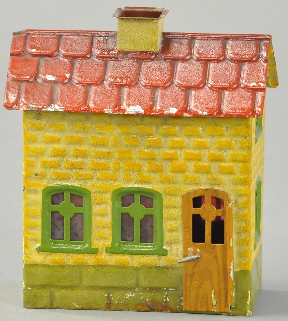MARKLIN HAND PAINTED GUARD'S HOUSE (1 of 3)