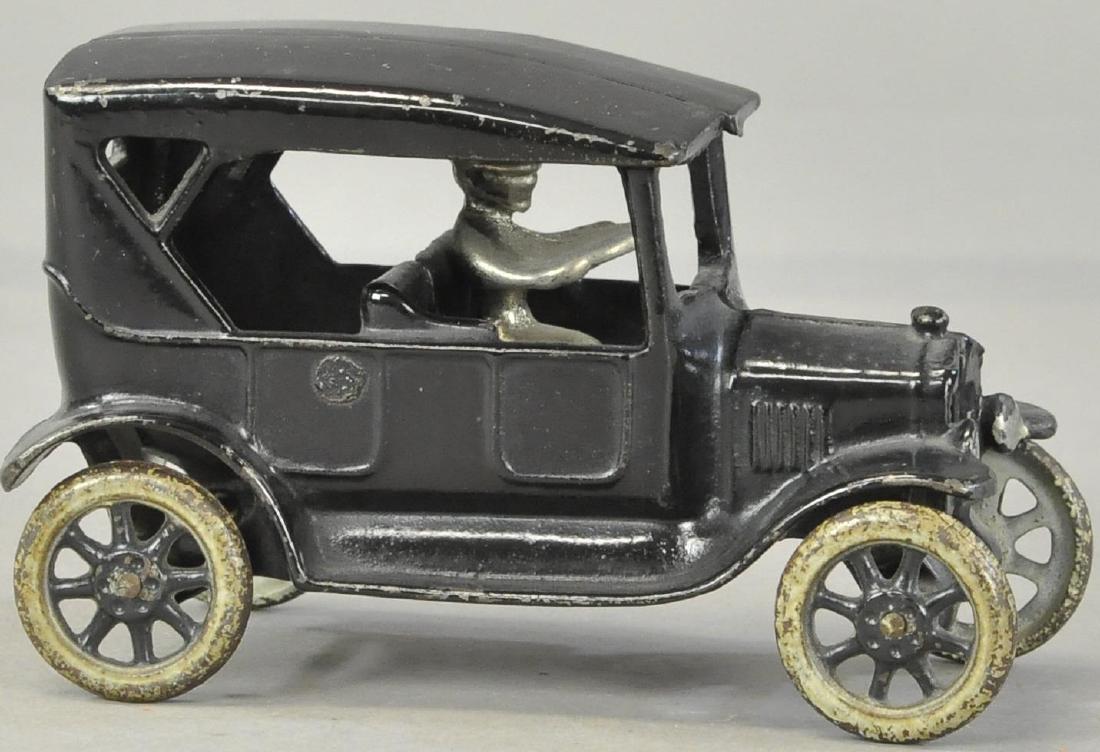 ARCADE MODEL T TOURING CAR (1 of 3)