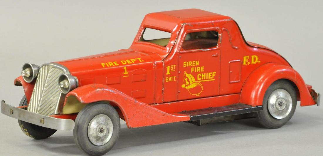 MARX FIRE CHIEF CAR (1 of 3)