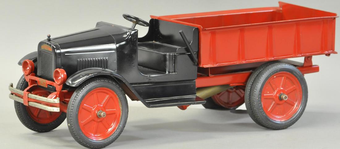 BUDDY L HYDRAULIC DUMP TRUCK (1 of 3)