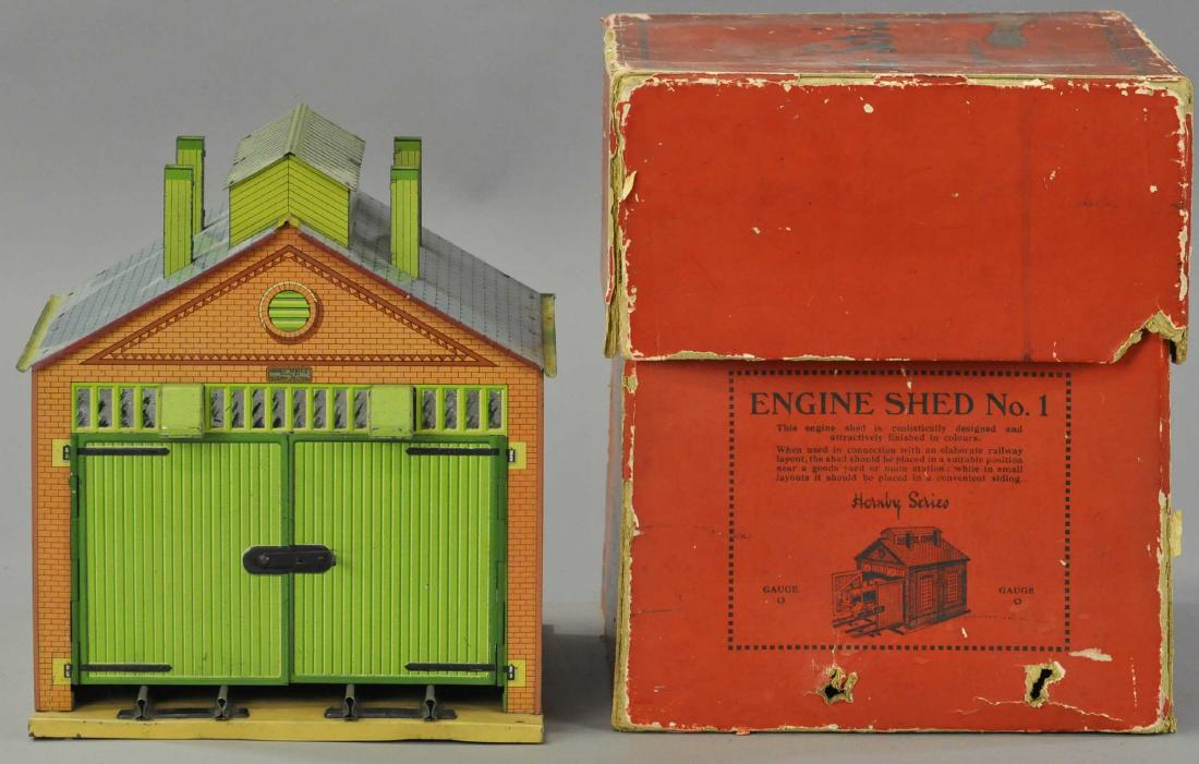 BOXED HORNBY PREWAR ENGINE SHED (1 of 3)