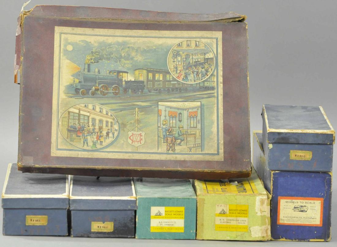 GROUP OF BASSETT LOWKE AND MARKLIN TRAIN BOXES (1 of 3)