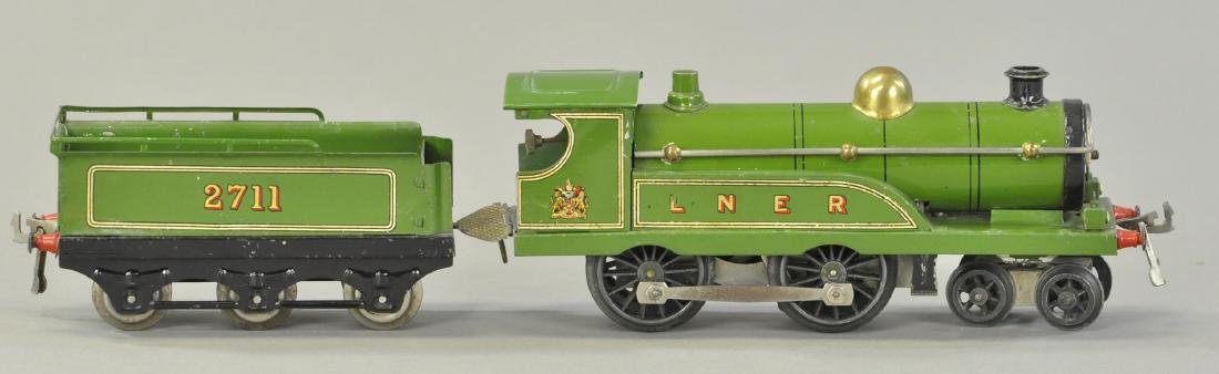HORNBY LNER LOCO & TENDER (1 of 3)