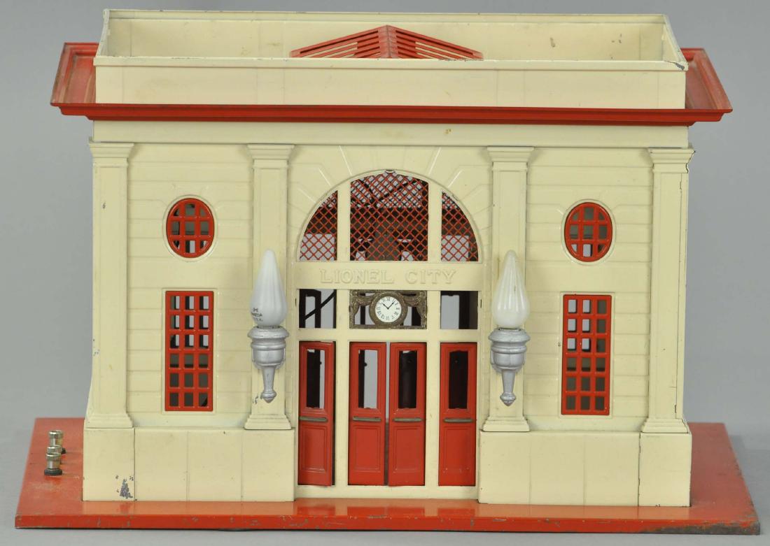 LIONEL NO.115 PASSENGER STATION (1 of 2)