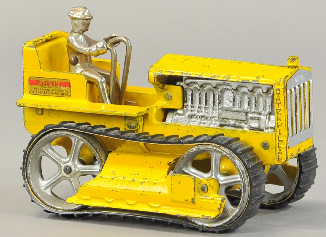 ARCADE CRAWLING CATERPILLAR TRACTOR