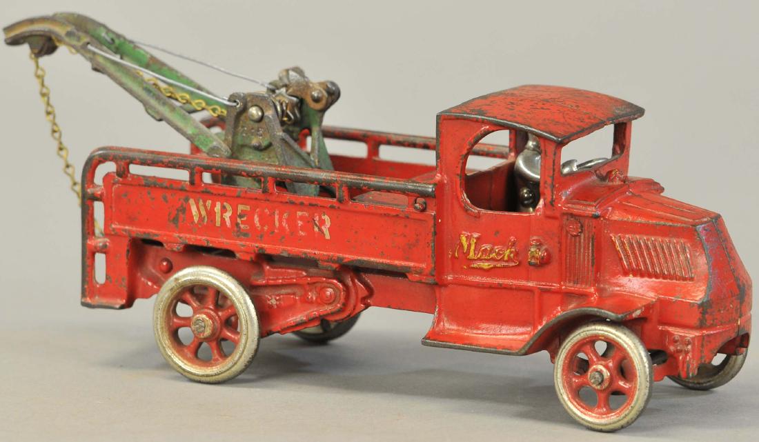 LARGE ARCADE MACK WRECKER (1 of 3)