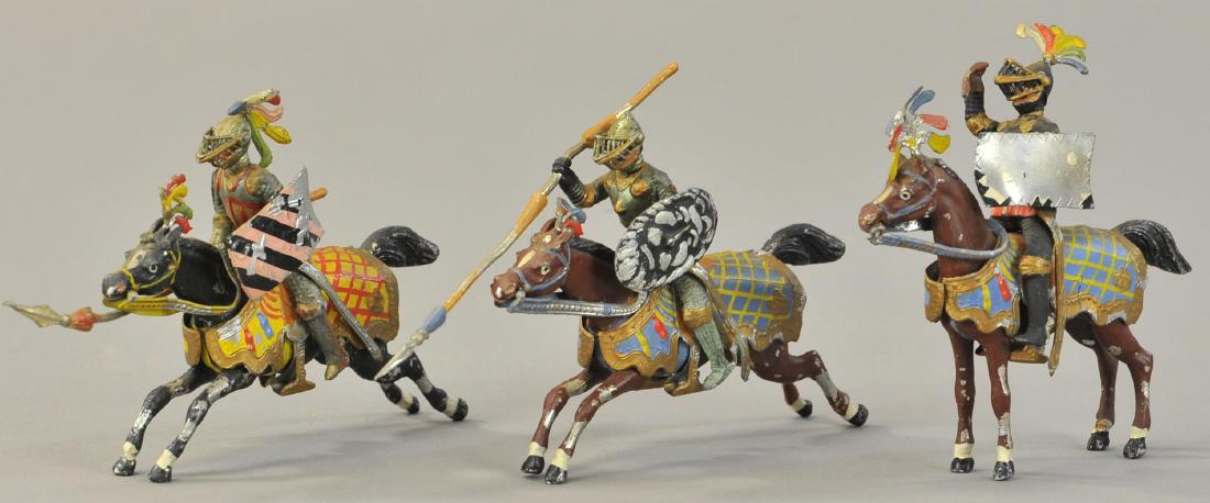 THREE LARGE HEYDE KNIGHTS (1 of 3)