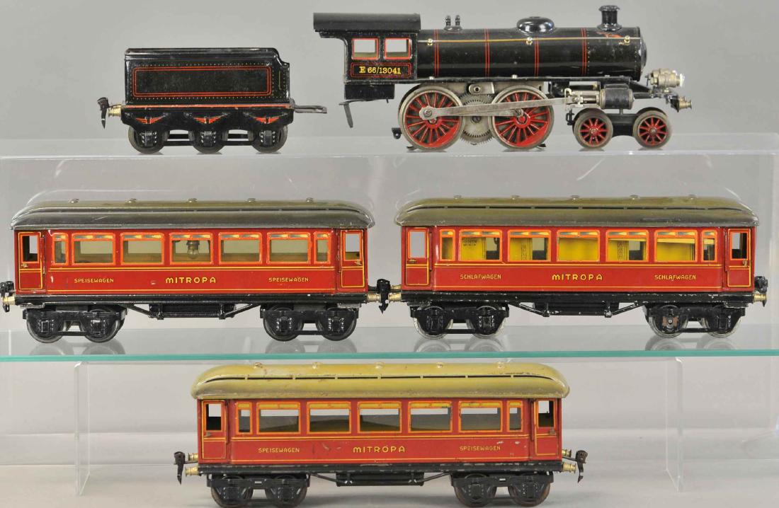 MARKLIN 1031 LOCOMOTIVE PASSENGER SET (1 of 3)