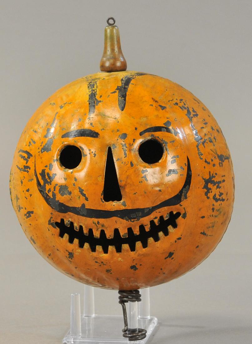 TIN HALLOWEEN PARADE LANTERN