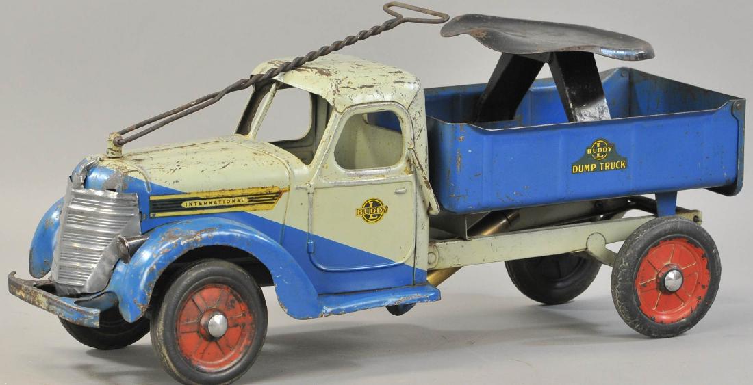 BUDDY 'L' RIDE-EM DUMP TRUCK (1 of 3)