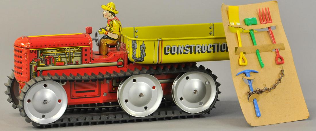 MARX HAULING TRACTOR WITH TREADS (1 of 3)