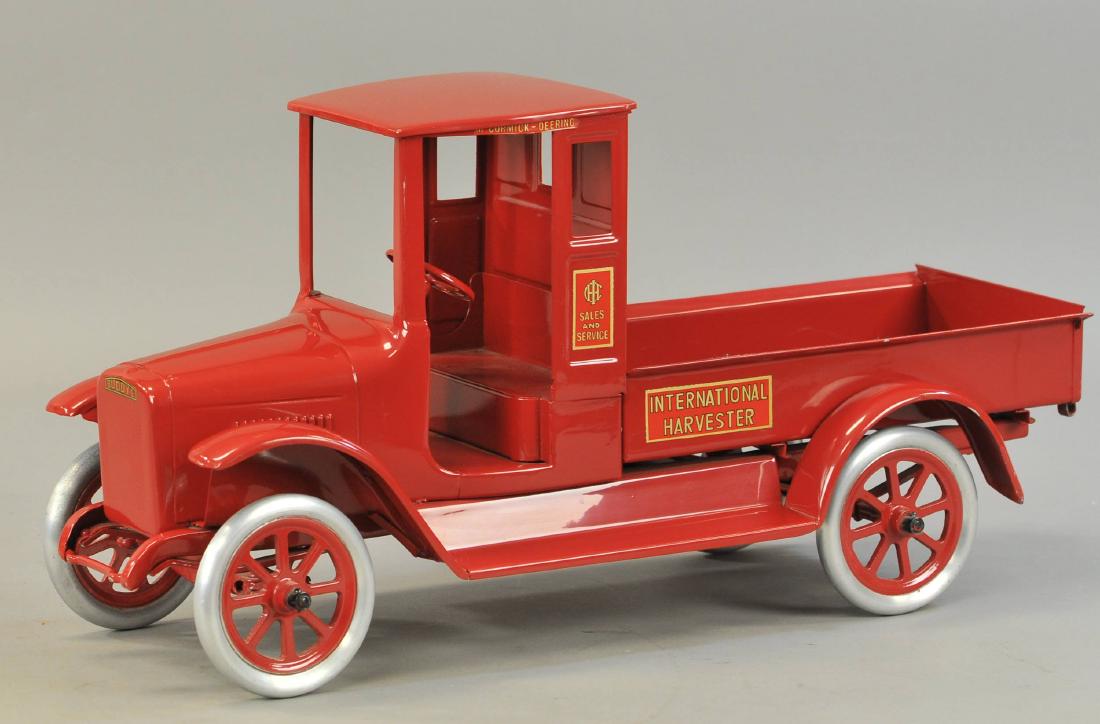 BUDDY 'L' INTERNATIONAL HARVESTER TRUCK: 2024. BUDDY 'L' INTERNATIONAL HARVESTER TRUCK | 24" l.