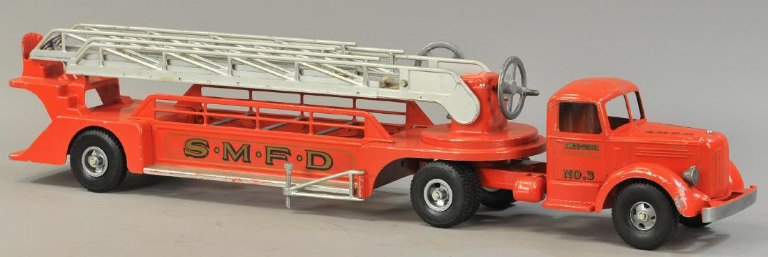 SMITH MILLER FIRE LADDER TRUCK (1 of 3)