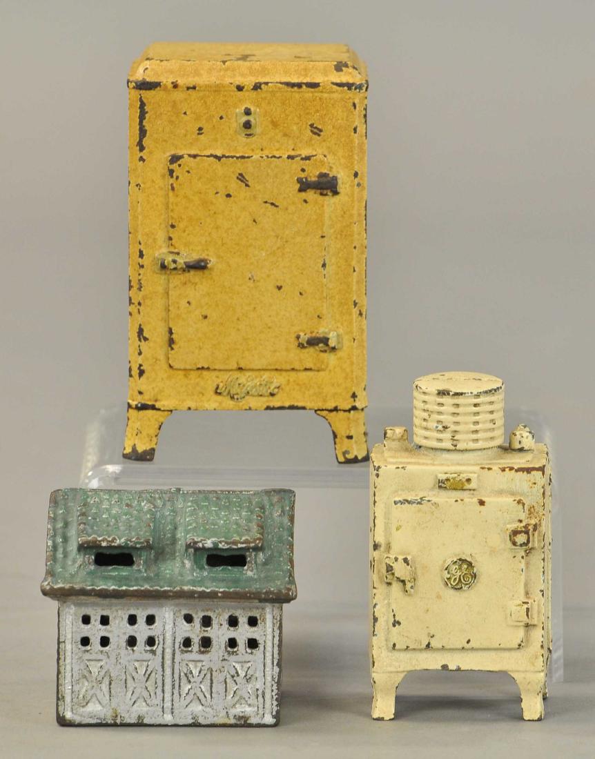 GROUP OF THREE STILL BANKS (1 of 3)