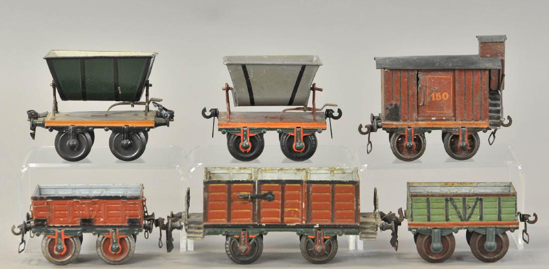 GROUP OF MARKLIN FREIGHT CARS (1 of 3)