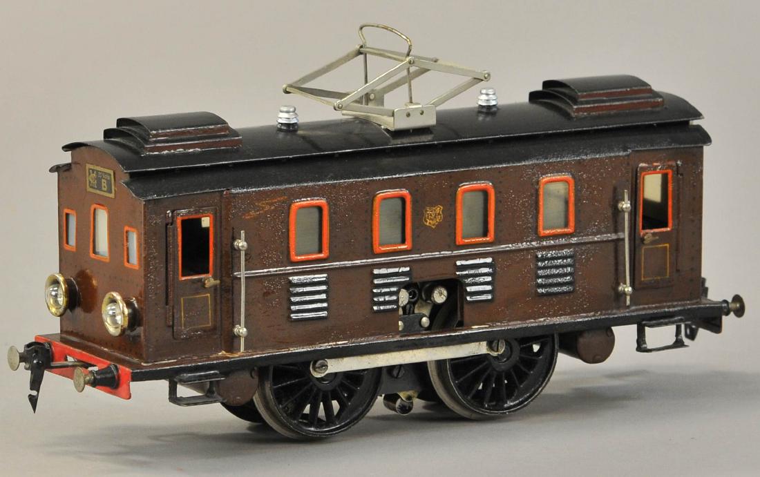 MARKLIN ELECTRIC BOX CAB LOCOMOTIVE (1 of 3)
