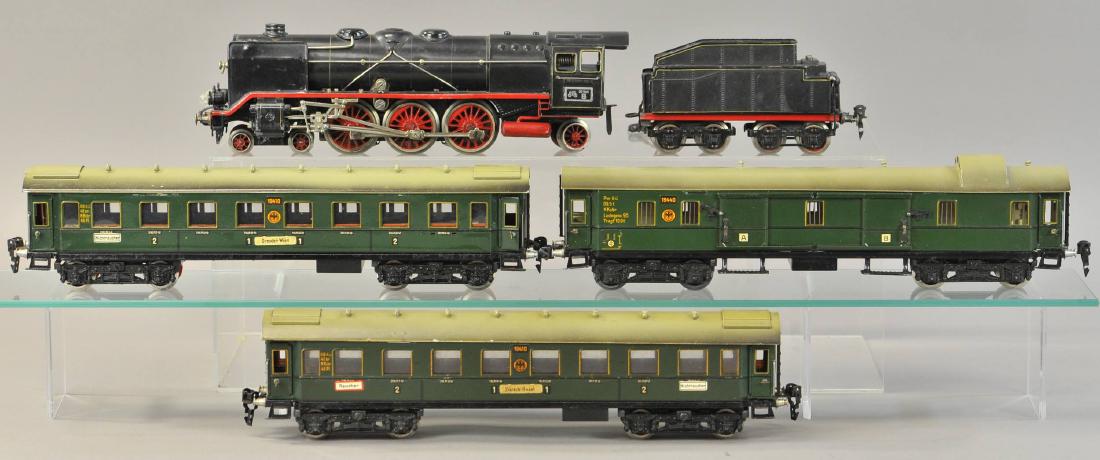 MARKLIN EUROPEAN OUTLINE PASSENGER SET (1 of 3)
