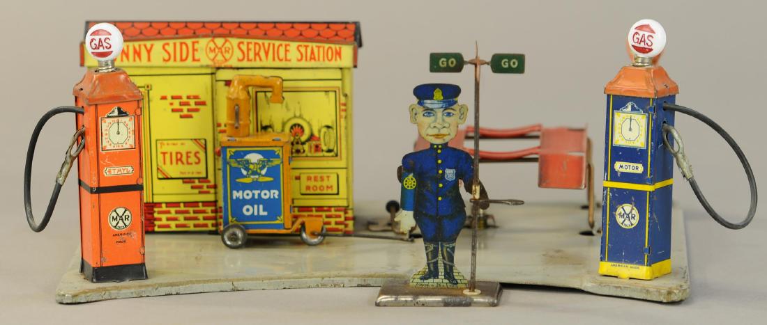 MARX SUNNY SIDE SERVICE STATION W/ COP (1 of 3)