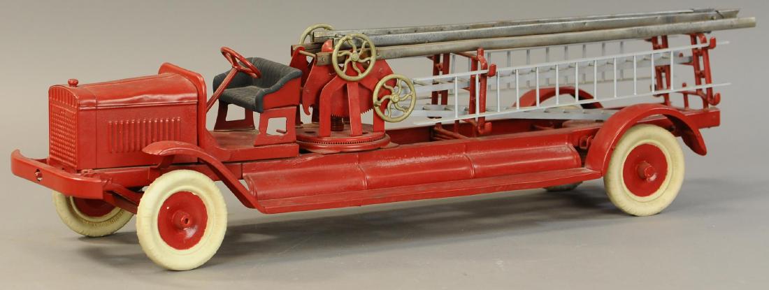 LARGE KINGSBURY LADDER TRUCK (1 of 3)