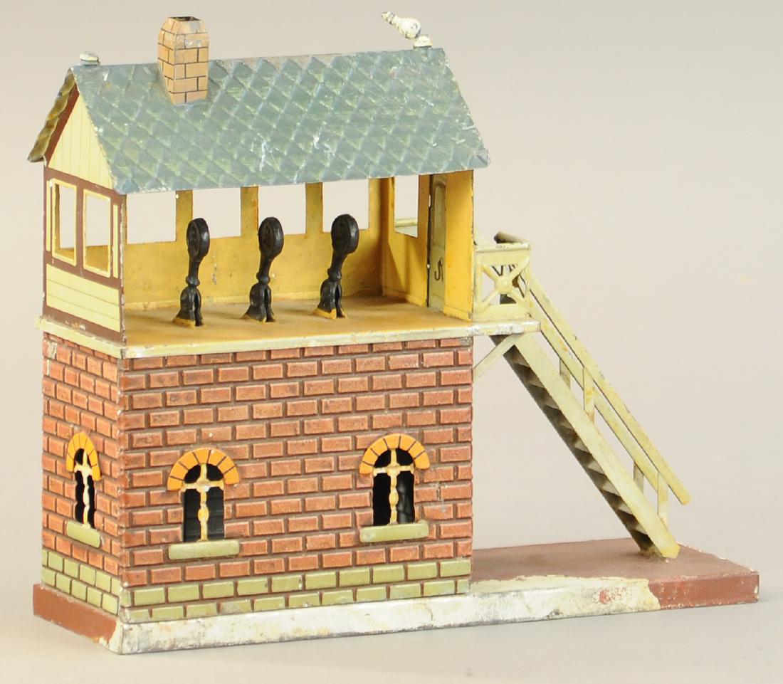 EARLY MARKLIN SIGNAL TOWER (1 of 3)