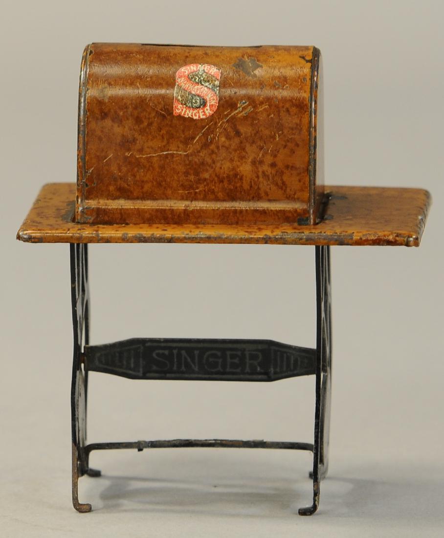 SINGER SEWING MACHINE BANK (1 of 3)