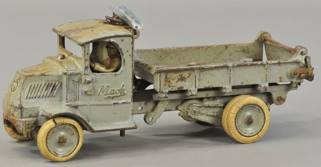 ARCADE MACK T-BAR DUMP TRUCK (1 of 3)