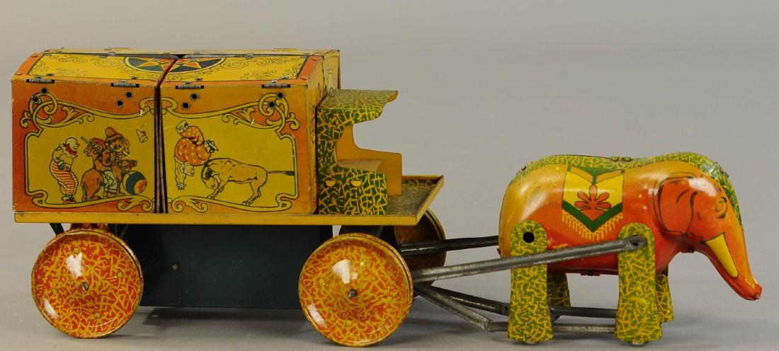LINDSTROM MENEGERIE CIRCUS WAGON (1 of 3)