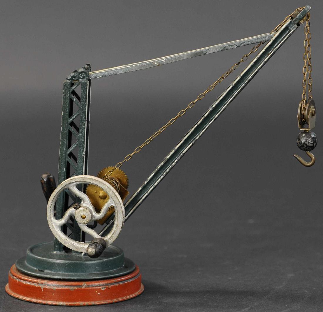 MARKLIN CRANE W/GEAR REDUCTION: 613. MARKLIN CRANE W/GEAR REDUCTION | Overall 9" h.