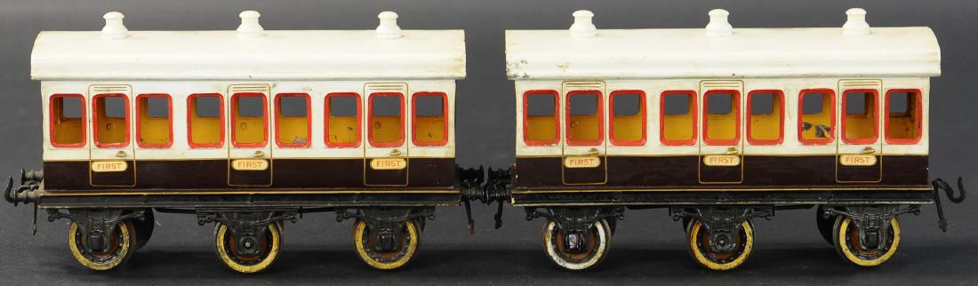 EARLY BING GAUGE II PASSENGER CARS: 644. EARLY BING GAUGE II PASSENGER CARS | Gauge II, hand painted. | 10" l.