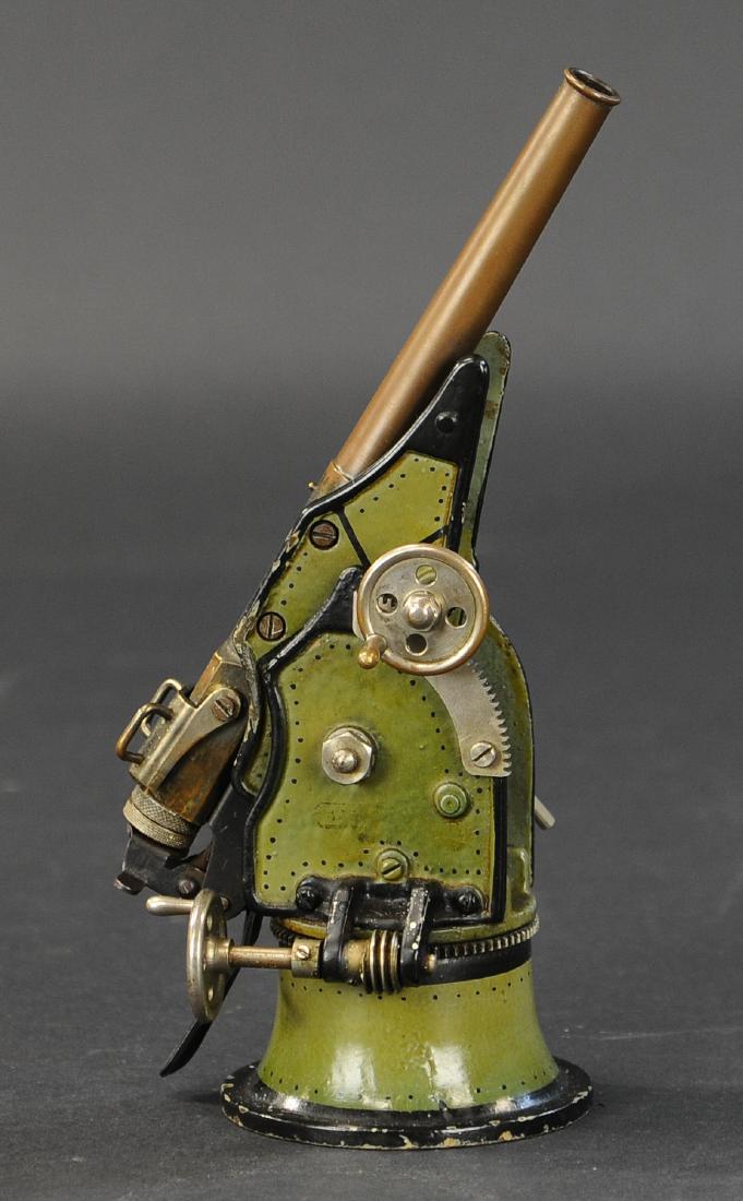 LARGE MARKLIN COASTAL ANTI-AIRCRAFT GUN: 650. LARGE MARKLIN COASTAL ANTI-AIRCRAFT GUN | 10" h.