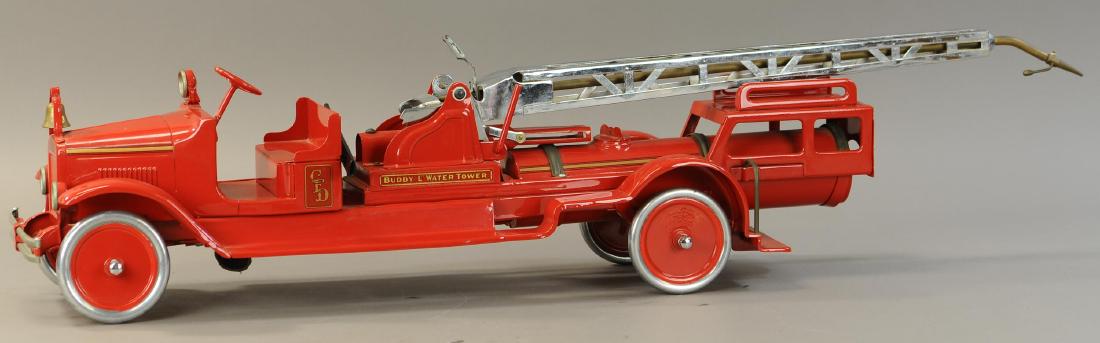 BUDDY L WATER TOWER TRUCK (1 of 3)
