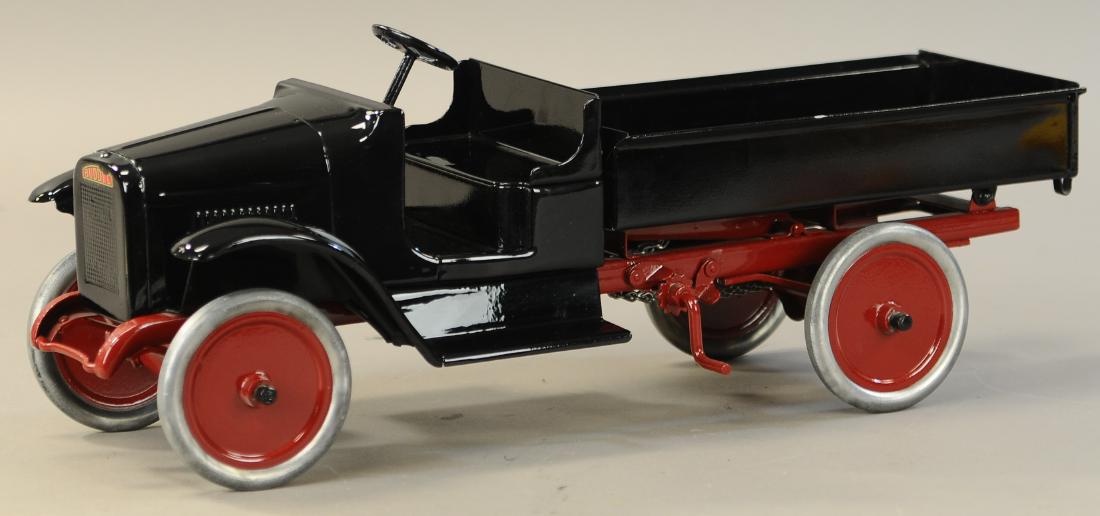 BUDDY L CHAIN DRIVE DUMP TRUCK (1 of 3)