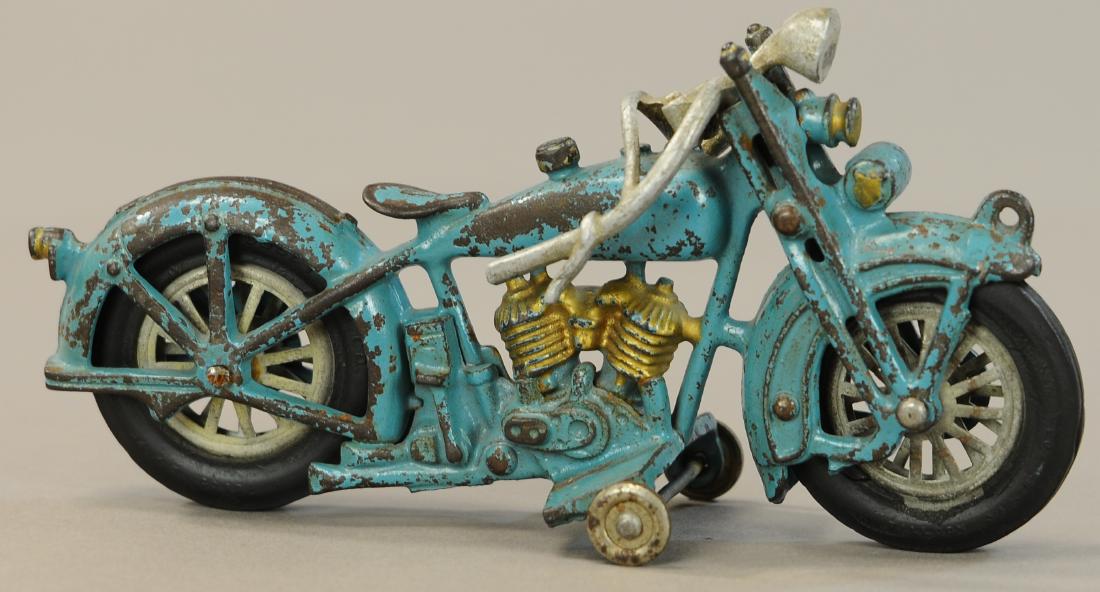 HUBLEY BLUE HARLEY DAVIDSON MOTORCYCLE: 1025. HUBLEY BLUE HARLEY DAVIDSON MOTORCYCLE | 9" l. | Significant playwear, All Original Condition. | $300 - $600