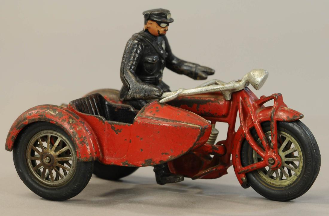 HUBLEY HARLEY COP CYCLE W/SIDECAR: 1026. HUBLEY HARLEY COP CYCLE W/SIDECAR | 8.5" l. | All Original Condition. | $300 - $600