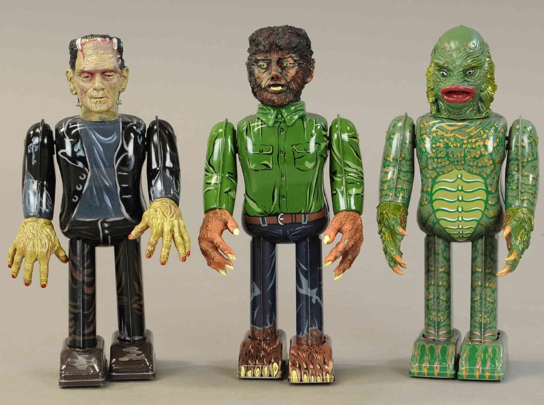 ROBOT HOUSE UNIVERSAL STUDIOS MONSTER FIGURES: 16. ROBOT HOUSE UNIVERSAL STUDIOS MONSTER FIGURES | 9" h. | Like new condition. | $200 - $400