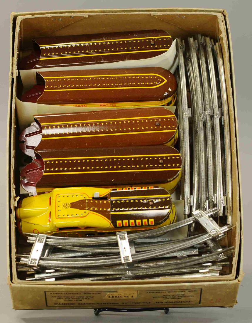 MARX STREAMLINE TRAIN SET: 370. MARX STREAMLINE TRAIN SET | Loco 8" l. | Box is added to hold the toy, lithography in All Original Condition. | $200 - $400