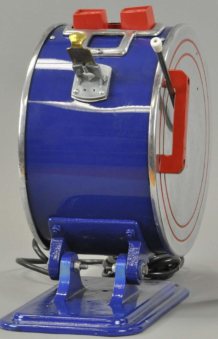 STERO-OPTIC VIEW FINDER NICKEL MACHINE: 544. STERO-OPTIC VIEW FINDER NICKEL MACHINE | plugs in for lighting, works on nickels. | 13" - 18" h. | Professionally Restored. | $150 - $300