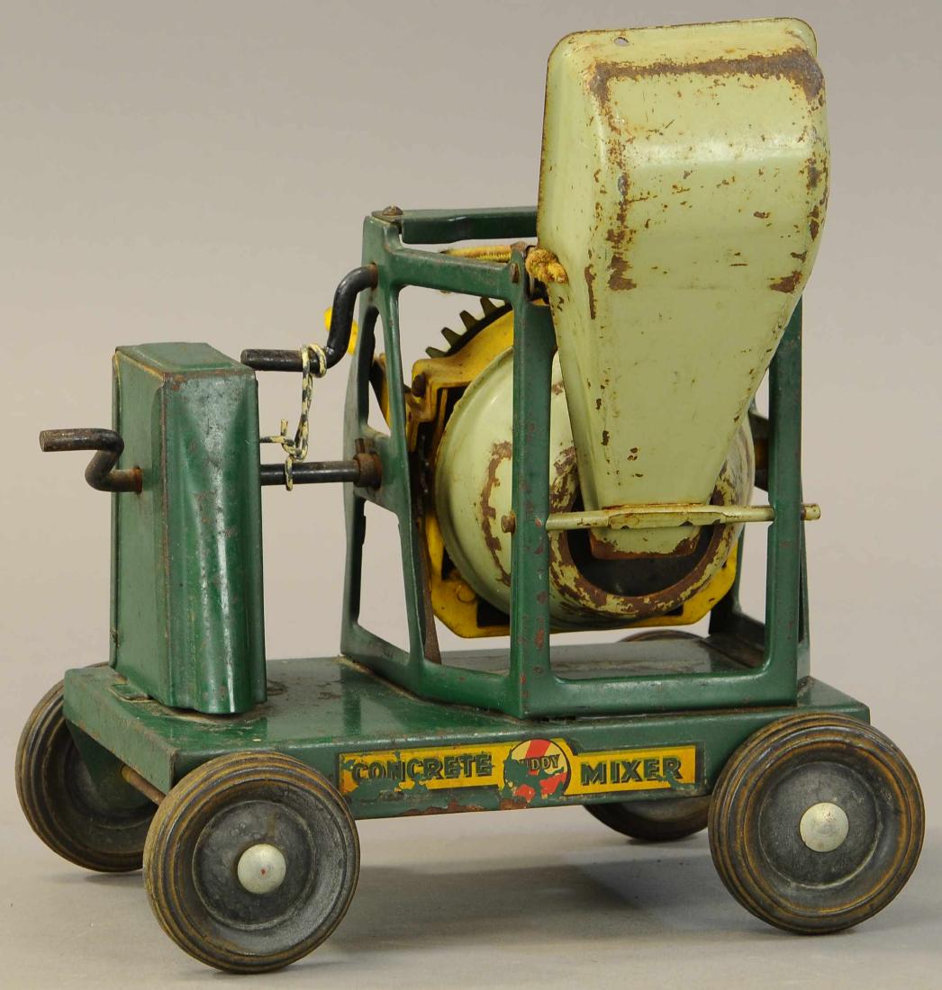 BUDDY L JUNIOR CONCRETE MIXER: 651. BUDDY L JUNIOR CONCRETE MIXER | 9" l. | All Original Condition. | $125 - $250