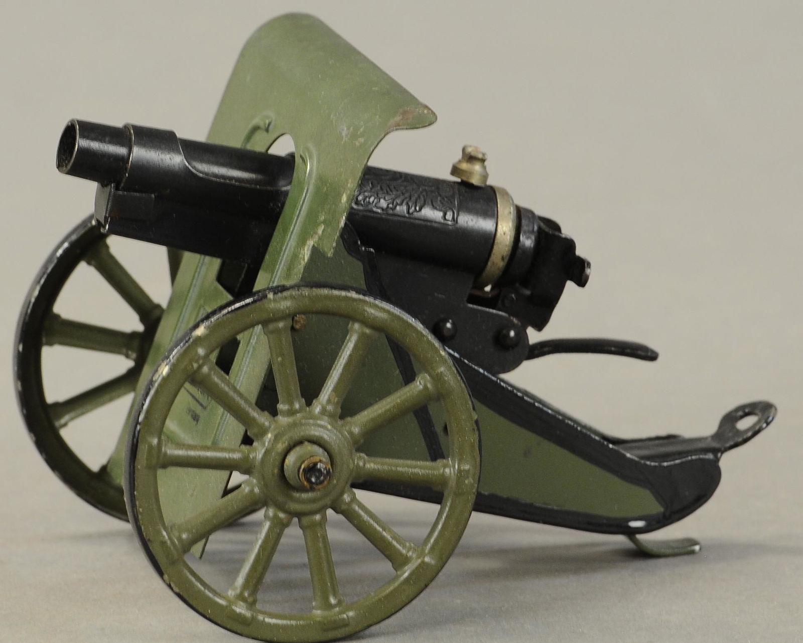 MARKLIN MOBILE FIELD HOWITZER: 1383. MARKLIN MOBILE FIELD HOWITZER | 1930's production. 5" l. | (Exc Cond.) | $350 - $500