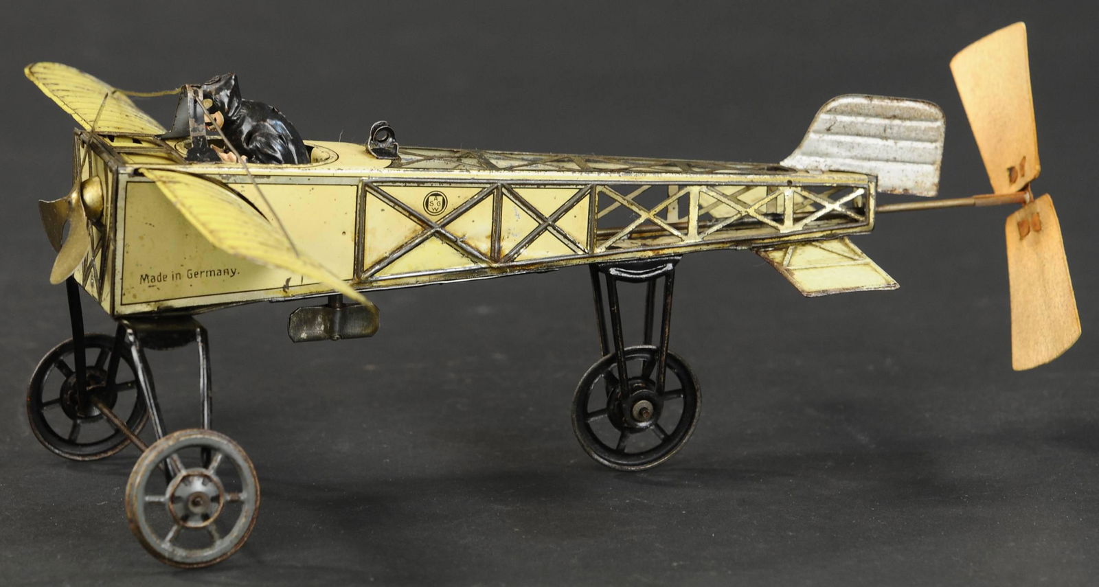 MEDIUM GUNTHERMANN BLERIOT AIRPLANE: 2066. MEDIUM GUNTHERMANN BLERIOT AIRPLANE | 11" l. | Rear wing replaced, overall in (Very Good to Excellent Condition) | $1,400 - $1,800 | Provenance: Sam Downey Collection.